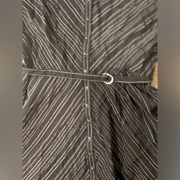 APOSTROPHE Black Silver fit flare Dress, Belted, Collar, Button Front, Roll Tab - Picture 7 of 8